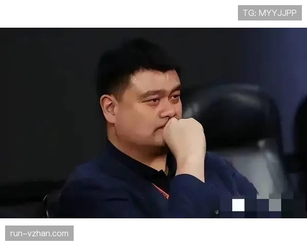 姚明退役后这身材管理也太真实了，火锅配啤酒，完全不像当年那个篮下巨无霸