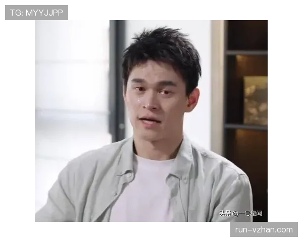 孙杨训练完直接啃鸡腿？这自律人设有点扛不住啊