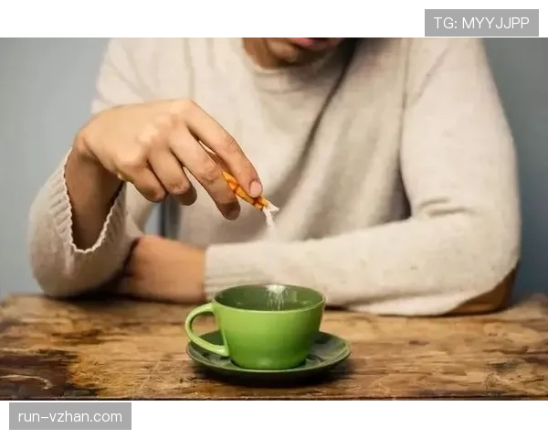 常园家的冰箱里居然塞满了蛋白粉,连饮料都喝零卡的? 常园家的冰箱里居然塞满了蛋白粉,连饮料都喝零卡的?